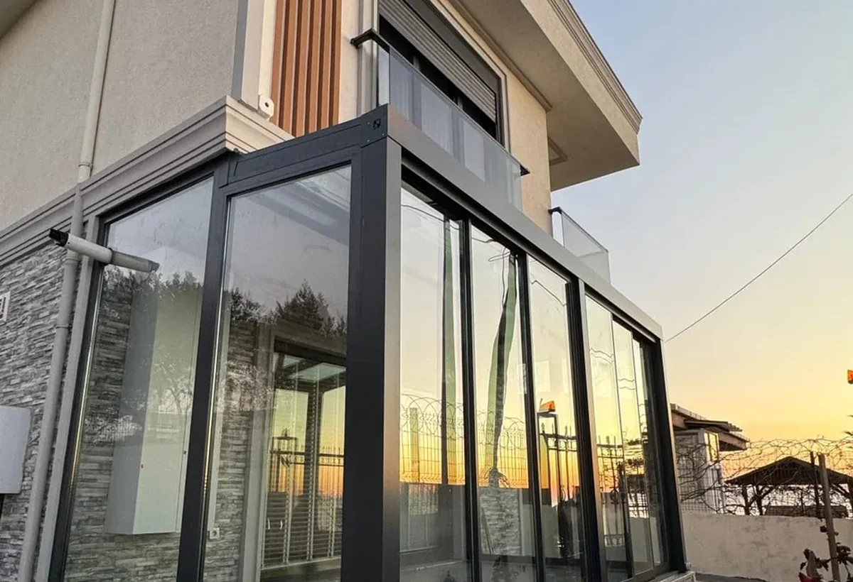 Villa kış bahçesi ve cam balkon uygulama görseli