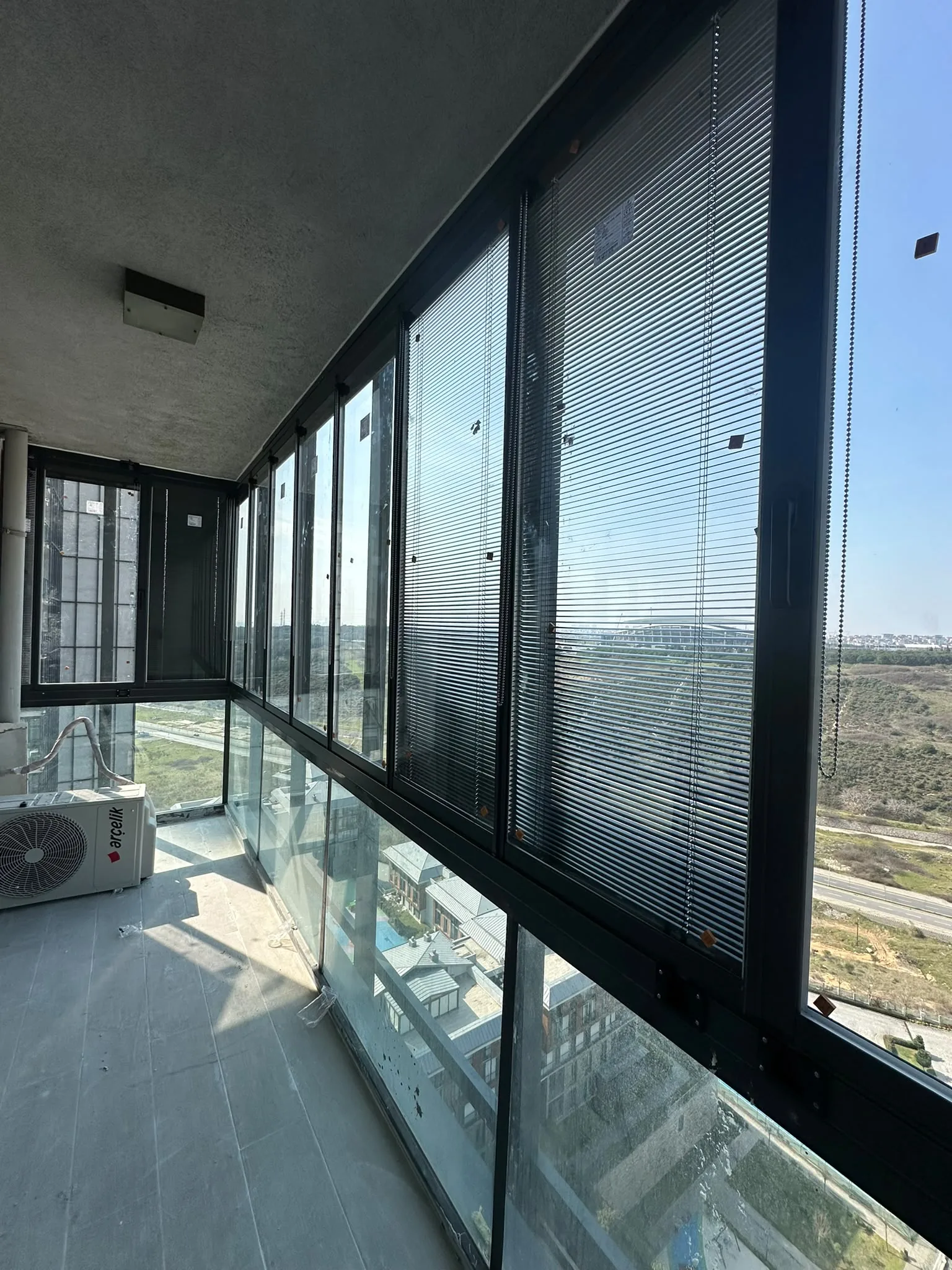 Isıcamlı Katlanır Cam Balkon Sistemleri gerçek uygulama görseli 1